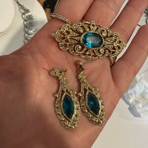 Elegant Gold and Green Estate Jewelry Set